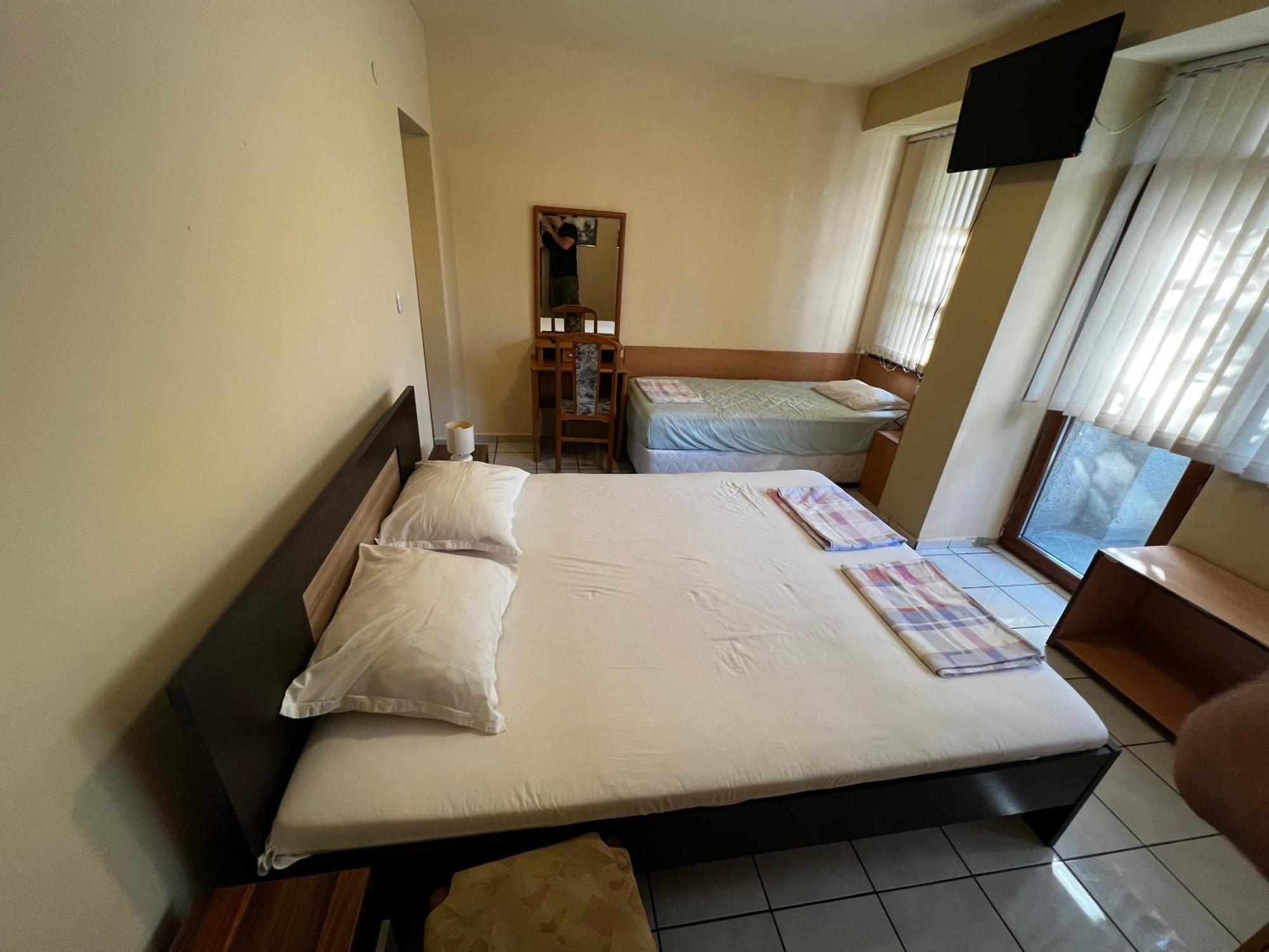 Dvete Brezi Hotel Burgas Exterior foto