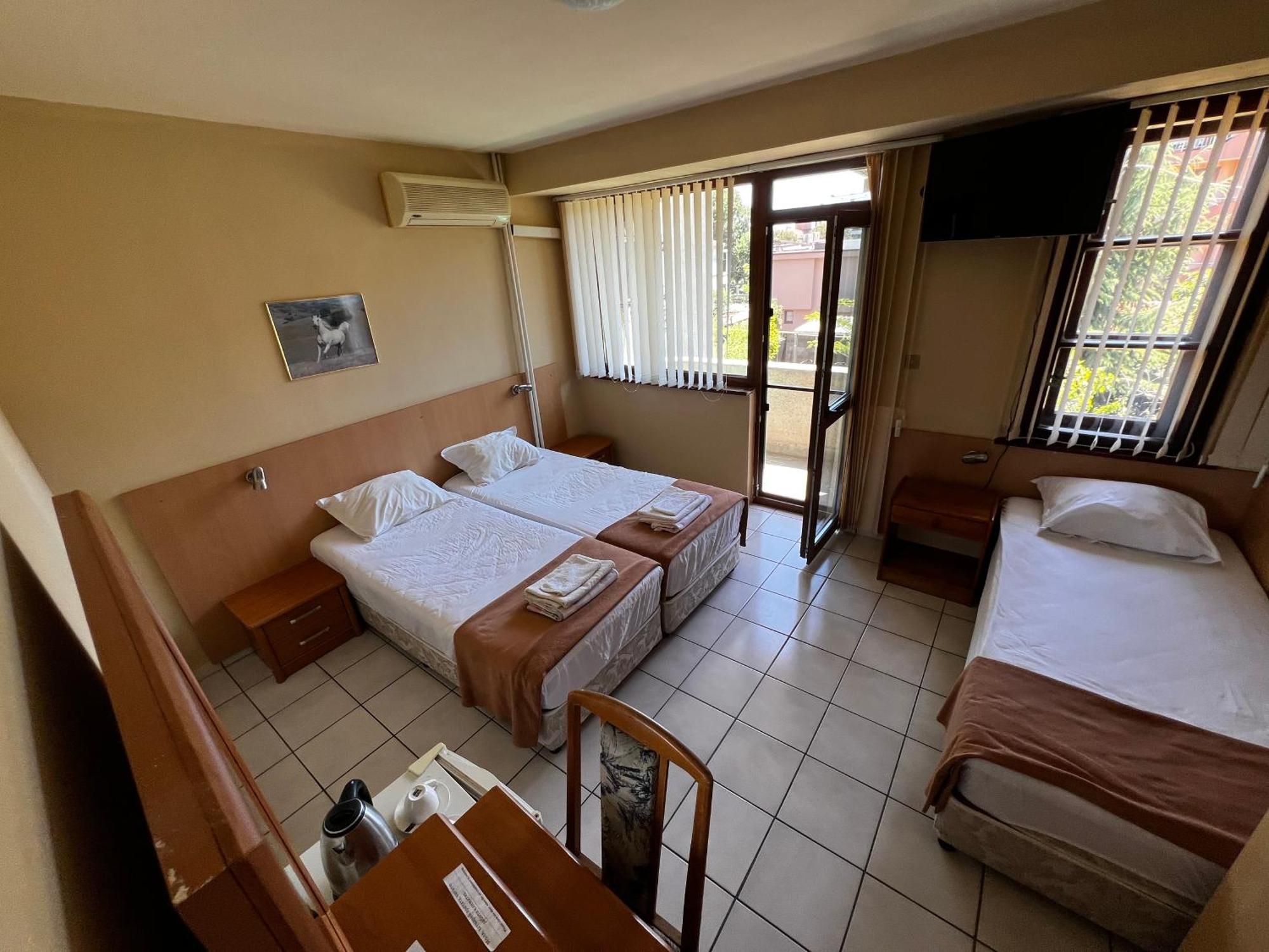 Dvete Brezi Hotel Burgas Exterior foto