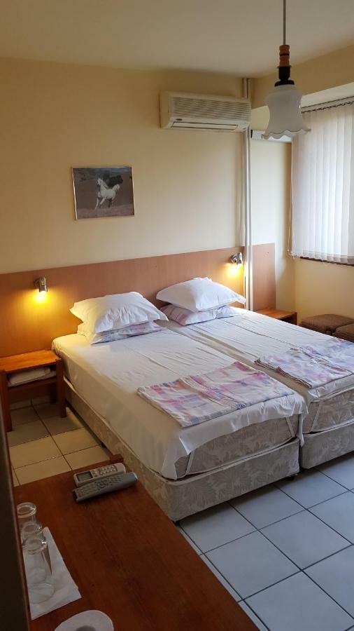 Dvete Brezi Hotel Burgas Exterior foto